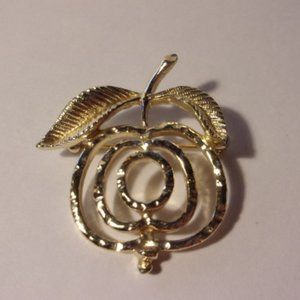 "Vtg Sarah Coventry Saucy Gold Tone Apple Brooch "